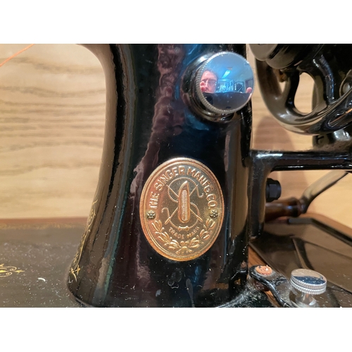 17 - A Boxed Singer EA Series Sewing Machine with Lock & Key

In House Shipping Unavailable