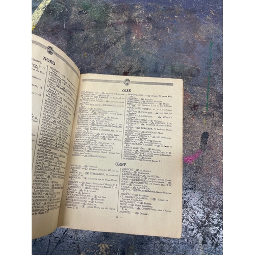 106 - Citroen Agents & Stockists for 1925, French Language, 77pp

Shipping Rate A