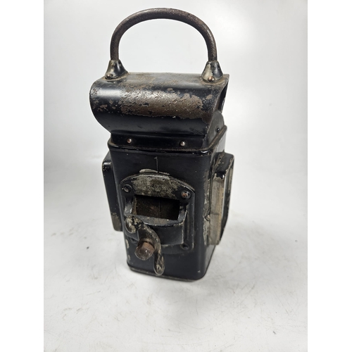 85 - Lucas Sentry Black Automotive Rear Oil Lamp

Shipping Rate B