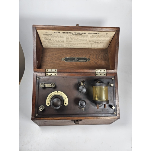 22 - The British Thomson Houston co ltd (B.T.H), Crystal Wireless Receiver. In wooden case, measuring 29x... 