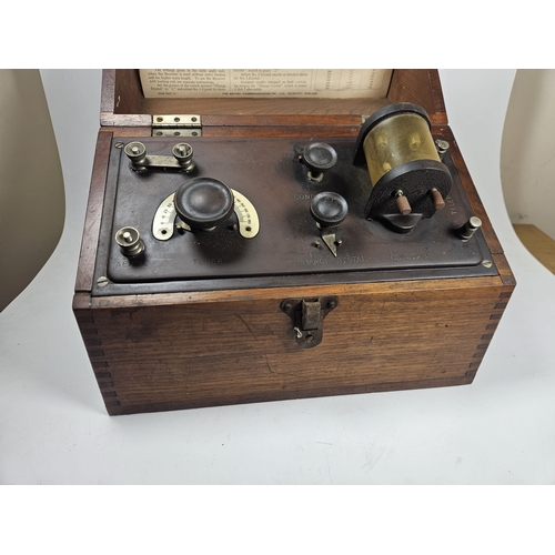 22 - The British Thomson Houston co ltd (B.T.H), Crystal Wireless Receiver. In wooden case, measuring 29x... 