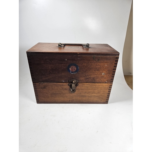 22 - The British Thomson Houston co ltd (B.T.H), Crystal Wireless Receiver. In wooden case, measuring 29x... 