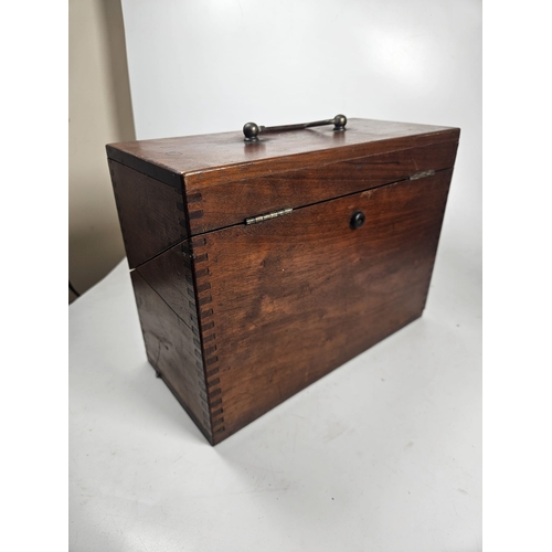 22 - The British Thomson Houston co ltd (B.T.H), Crystal Wireless Receiver. In wooden case, measuring 29x... 