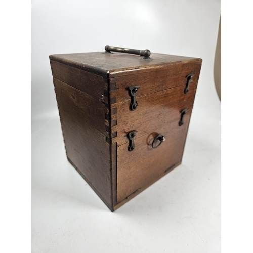 23 - Vintage Electric Shock Machine, Scientific Instrument, In wooden case, with paddles and cables.

Shi... 