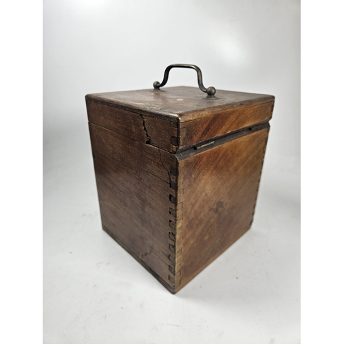 23 - Vintage Electric Shock Machine, Scientific Instrument, In wooden case, with paddles and cables.

Shi... 