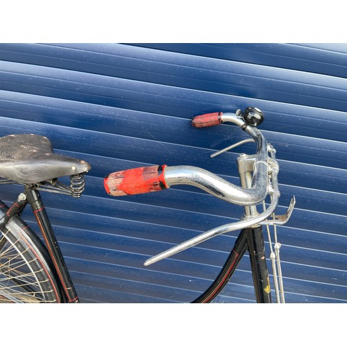 129 - Raleigh Loop Frame Ladies Bicycle, 28