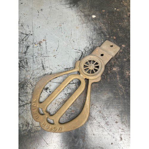 509 - Motor Union Brass Car Badge

Shipping Rate B