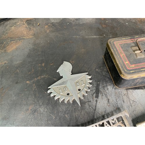 507 - Qty Car & Lorry Badges, Fordson, Thames, BMC, Morris, Etc

Shipping Rate B