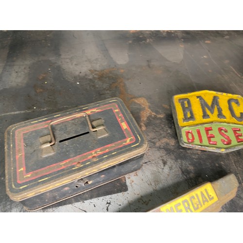 507 - Qty Car & Lorry Badges, Fordson, Thames, BMC, Morris, Etc

Shipping Rate B