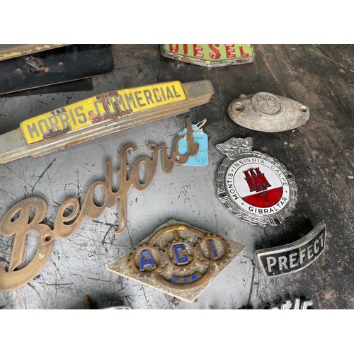 507 - Qty Car & Lorry Badges, Fordson, Thames, BMC, Morris, Etc

Shipping Rate B