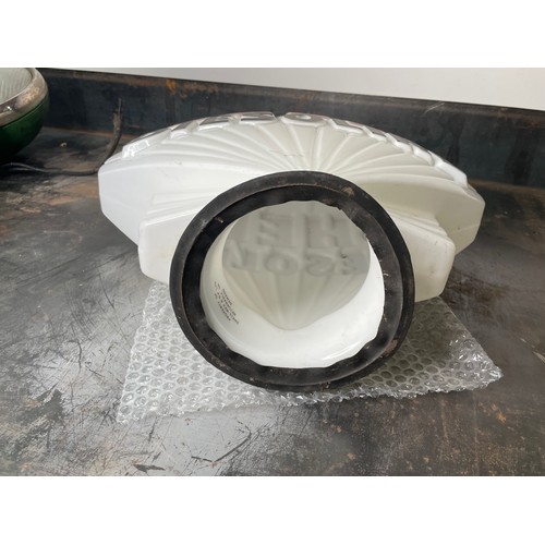 512 - Shell Diesoline Petrol Pump Globe, original globe, chip to neck as photos

In house shipping unavail... 