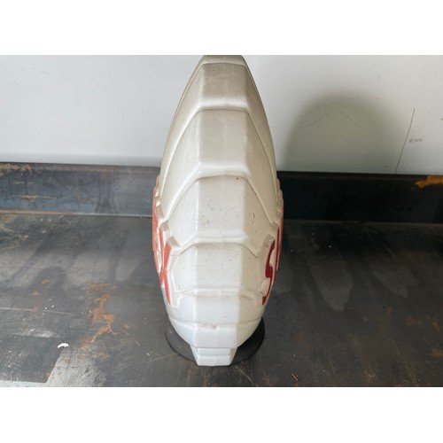 513 - Shellmex Petrol Pump Globe, an original globe, no chips to neck, good condition

In house shipping u... 