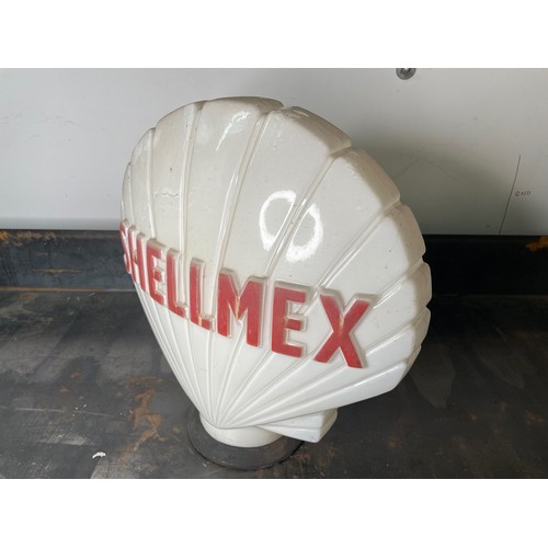 513 - Shellmex Petrol Pump Globe, an original globe, no chips to neck, good condition

In house shipping u... 