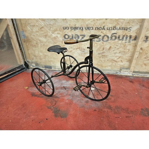 537 - Halfords Small Early Childs Tricycle

In house shipping unavailable