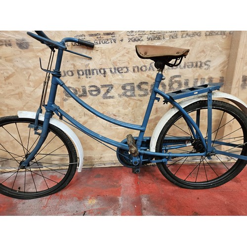 553 - BSA Girls Parabicycle, rod brakes, built in stand

In house shipping unavailable