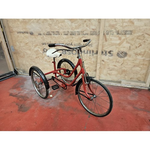 556 - Triang Childs Tricycle, Solid Tyres

In house shipping unavailable