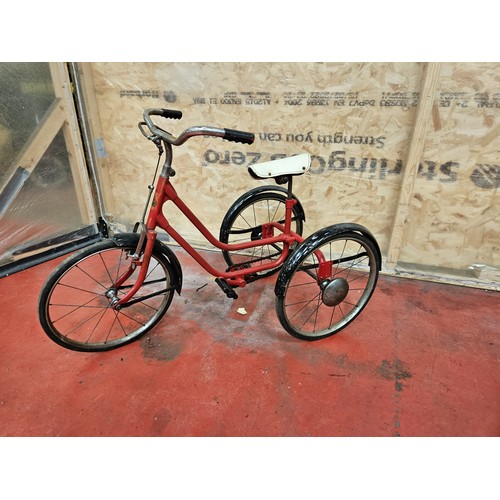 556 - Triang Childs Tricycle, Solid Tyres

In house shipping unavailable