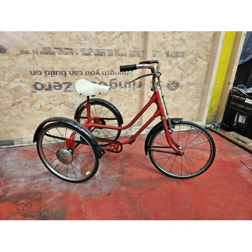 556 - Triang Childs Tricycle, Solid Tyres

In house shipping unavailable