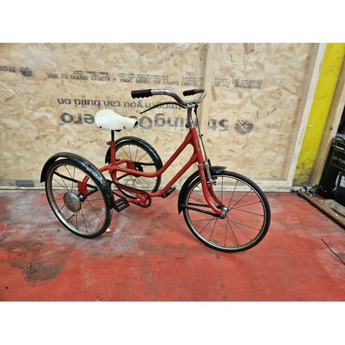 556 - Triang Childs Tricycle, Solid Tyres

In house shipping unavailable