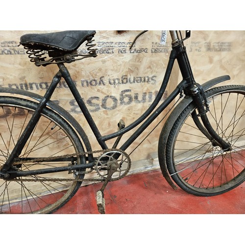 562 - Girls Hercules Loop Frame Bicycle, 24