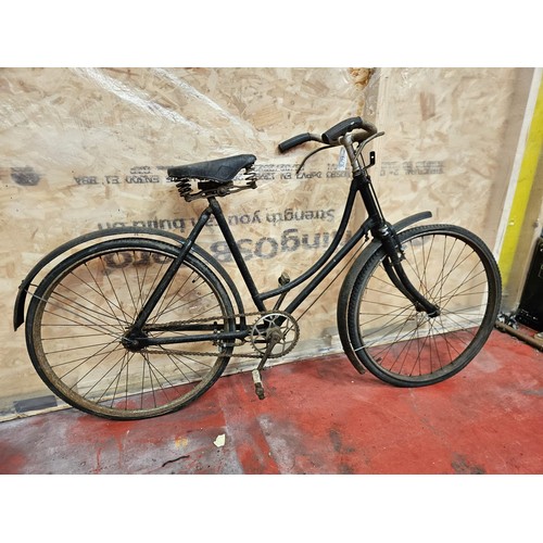 562 - Girls Hercules Loop Frame Bicycle, 24