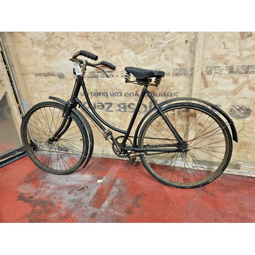 562 - Girls Hercules Loop Frame Bicycle, 24