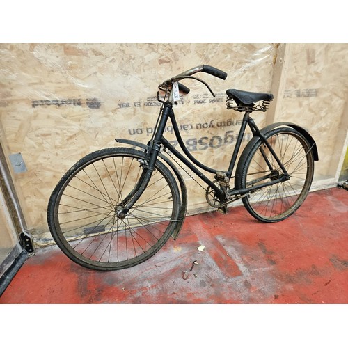 562 - Girls Hercules Loop Frame Bicycle, 24