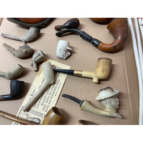 526 - 2no Boxes of Vintage Clay Pipes. 1 Box New and 1 Box Used

Shipping Rate B