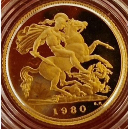 1980 Proof 22k gold sovereign coin and UNC 2004 22k gold sovereign coins 8g