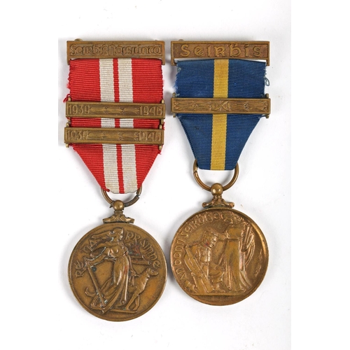 142 - Irish Defence Forces pair. 1939-1946 Emergency Service Medal, Defence Forces and Long service Medal ... 