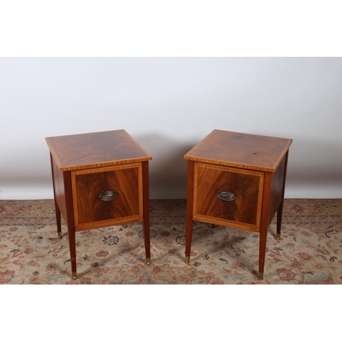 30 - A PAIR OF SHERATON DESIGN MAHOGANY AND SATINWOOD CROSS BANDED PEDESTALS each of rectangular outline ... 