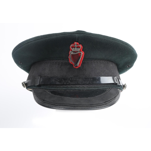 230 - Royal Ulster Constabulary, uniform items. A Royal Ulster Constabulary Chief Constable shoulder rank ... 