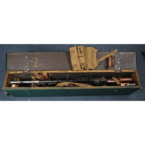 393 - 1941 Mk. I Bren Light Machine Gun serial number K7576, marked MkI D 1941, strippable and dry firing,... 