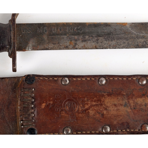 396 - WW2 American Paratroopers M3 combat knife in M6 scabbard, double edged blade, 6½