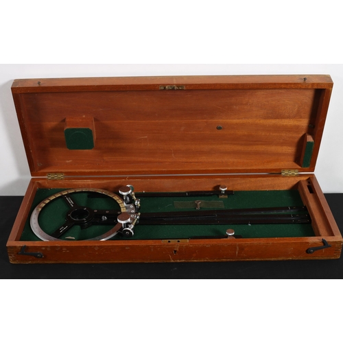 580 - A VINTAGE STATION POINTER inscribed 'Heath Navigational Limited London' in mahogany case