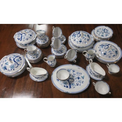 416A - A EIGHTY PIECE ROYAL GRAFTON BONE CHINA dynasty pattern dinner and tea service, the white ground wit... 