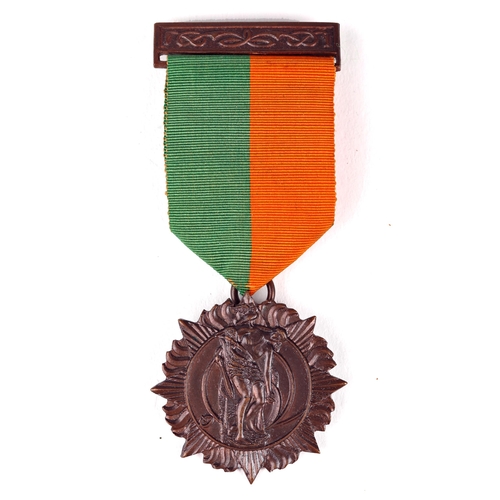 69 - 1916 Rising Service medal, in box of issue, to an unknown recipient.