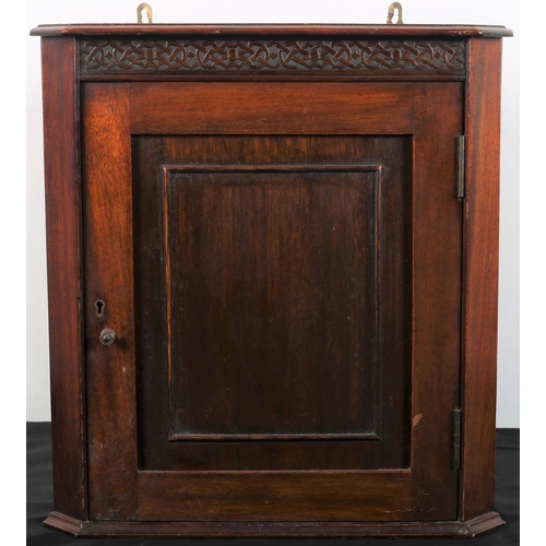 540 - AN EDWARDIAN HEPPLEWHITE DESIGN MAHOGANY WALL MOUNTED CORNER CUPBOARD the moulded top above a blind ... 