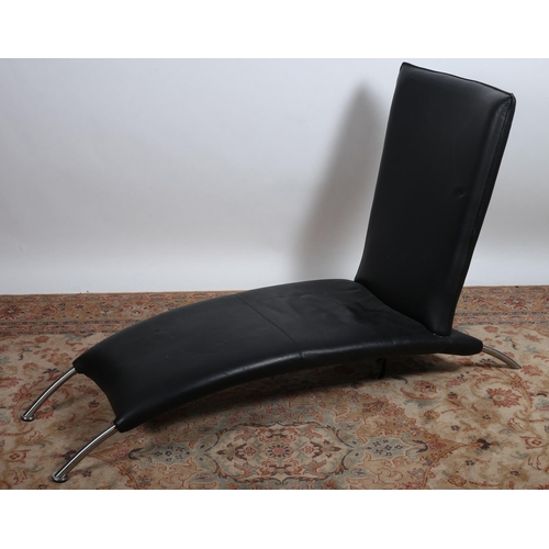 698 - A DESIGNER BLACK LEATHER AND CHROME LOUNGER the rectangular shaped back and seat on tubular splayed ... 