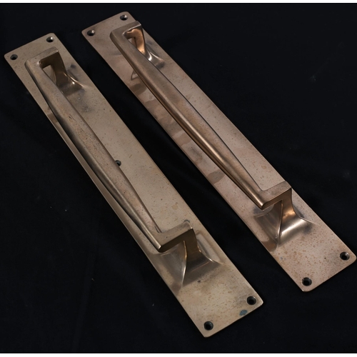 474 - A PAIR OF VINTAGE BRASS DOOR PULLS each with a rectangular back plate and cylindrical handle's