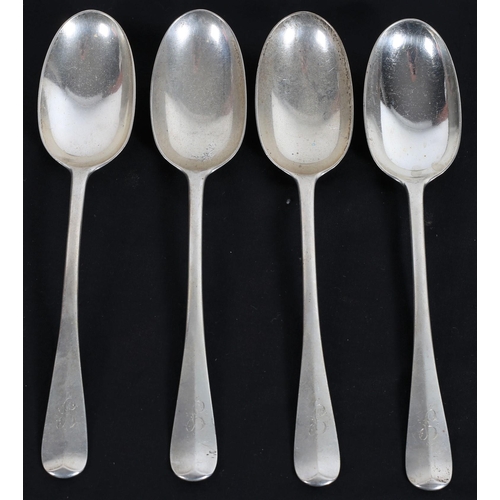 596 - A SET OF SIX SILVER RAT TAIL SPOONS London 1909