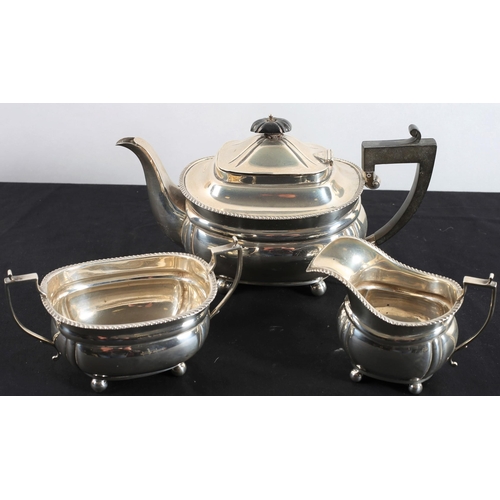 647 - A THREE PIECE SILVER TEA SERVICE 
Birmingham 1948
32 Troy ounces