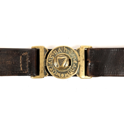 37 - 1916 Irish Volunteers uniform belt buckle. A cast brass, two-piece belt-buckle centred with relief h... 