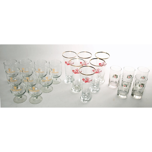 375 - A collection of 1970s and 1980s branded pub glassware to include 6 Carlsberg half pint glasses, 6 Ca... 