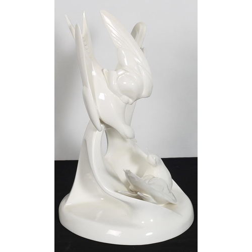 379 - A ROYAL DOULTON FIGURE images courtship
40cm (h)