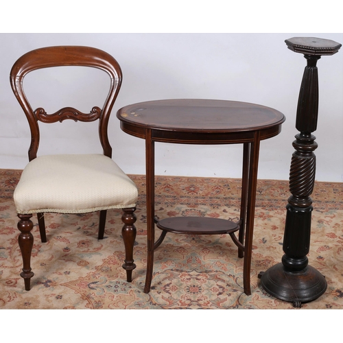 710 - A 19TH CENTURY MAHOGANY DINING ROOM CHAIR, AN EDWARDIAN MAHOGANY TABLE of oval outline on moulded le... 