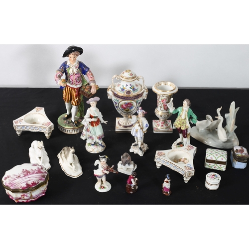 282 - A MISCELLANEOUS COLLECTION to include 19th century porcelain pill boxes, a continental enamel pill b... 