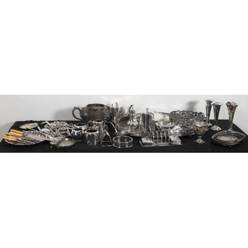 472 - A COLLECTION OF PLATED WARE to include a four piece plated hotel ware tea and coffee service, a plat... 