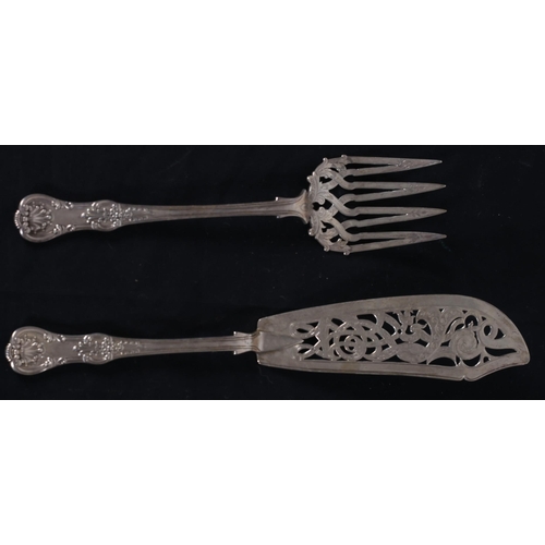 569 - A PAIR OF VICTORIAN SILVER SHELL PATTERN FISH SERVERS London 1852
8 troy oz