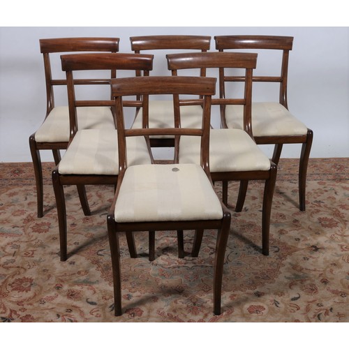 249 - A GEORGIAN DESIGN MAHOGANY SEVEN PIECE DINING ROOM SUITE comprising a circular crossbanded table wit... 